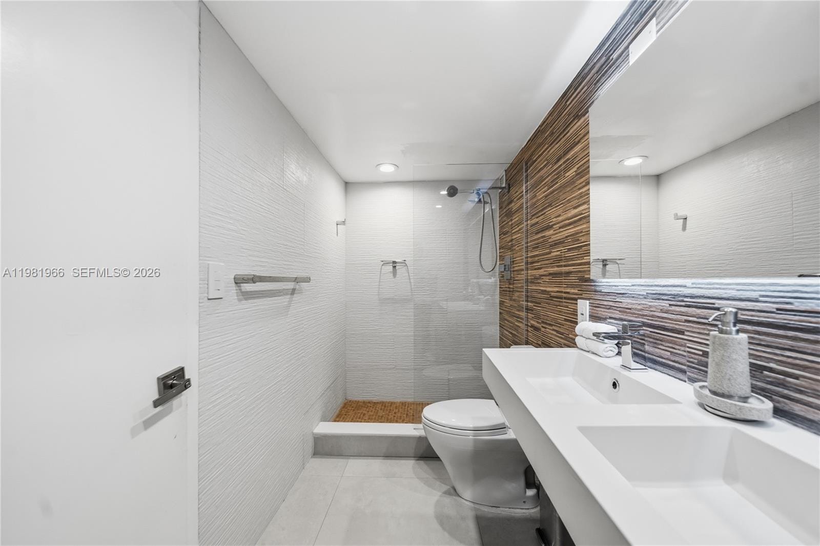 5750 Collins Avenue 4F, Miami Beach, FL 33140 photo 27