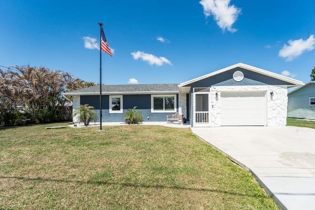 1353 SW Gastador Avenue, sold in Port Saint Lucie, Port St Lucie, FL