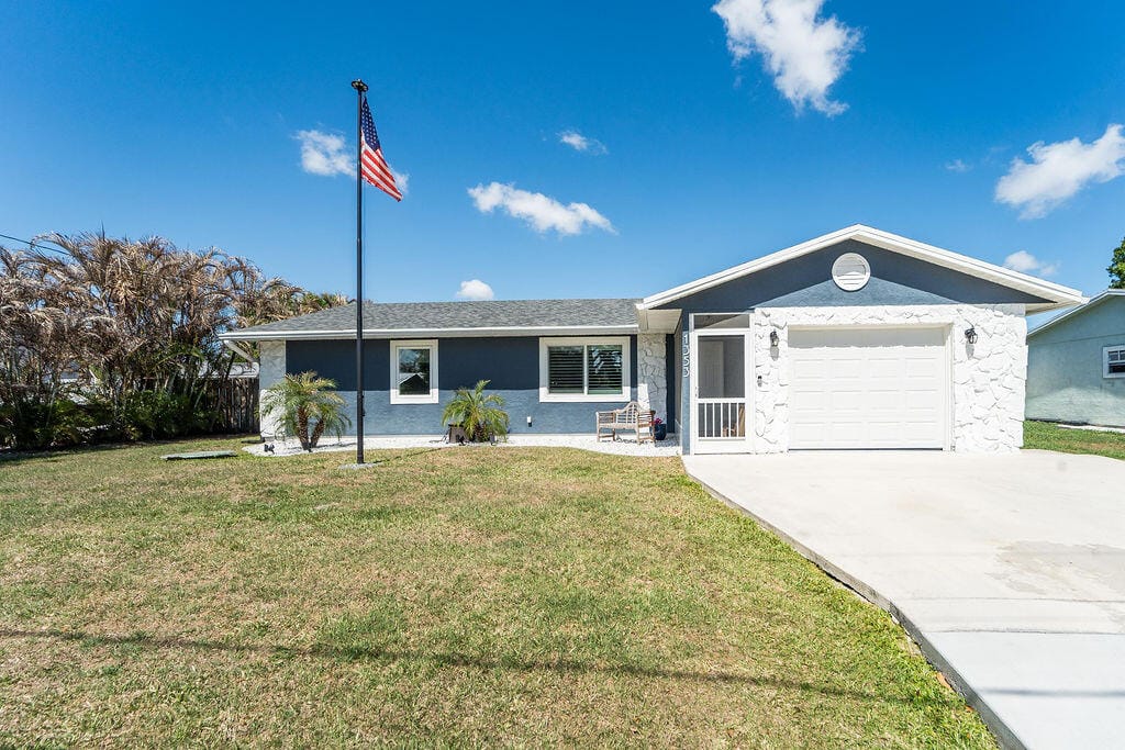 1353 SW Gastador Avenue, Port St. Lucie, FL 34953