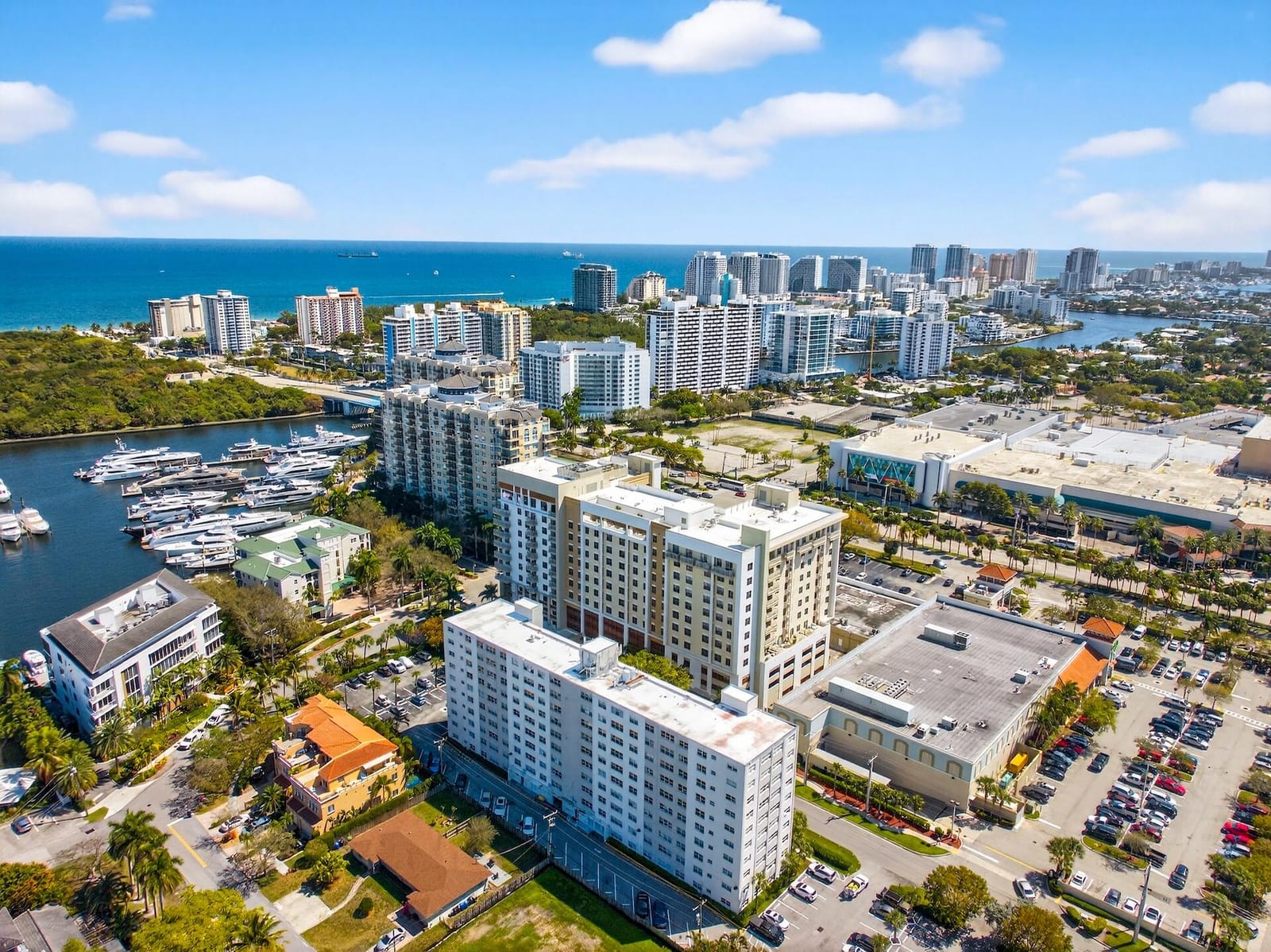 2555 NE 11th Street 202, Fort Lauderdale, FL 33304 photo 2