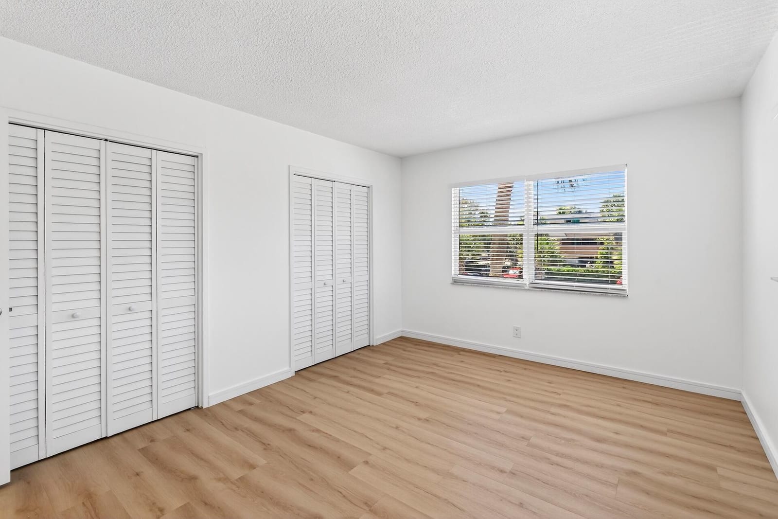 2555 NE 11th Street 202, Fort Lauderdale, FL 33304 photo 17
