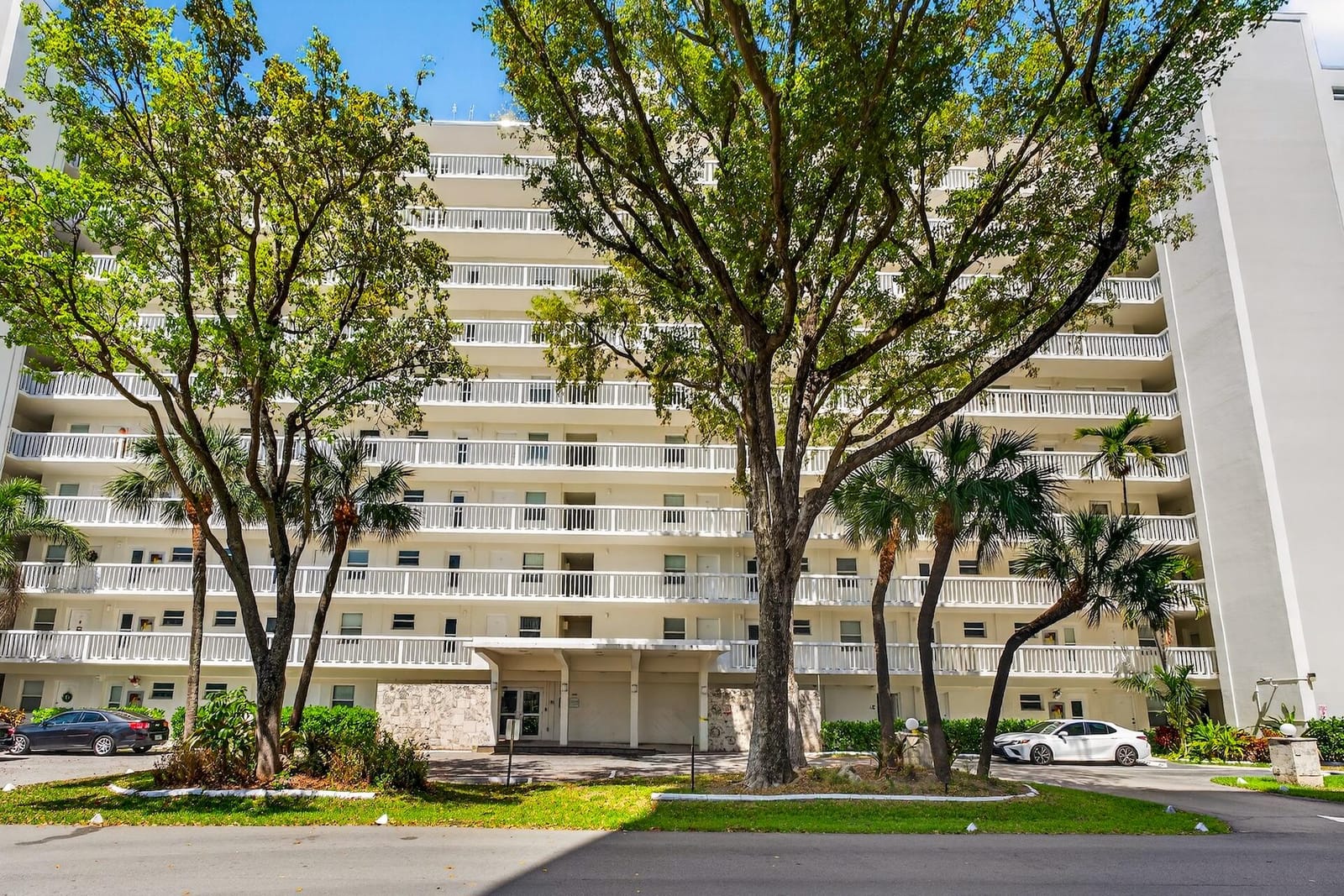 2555 NE 11th Street 202, Fort Lauderdale, FL 33304 photo 23