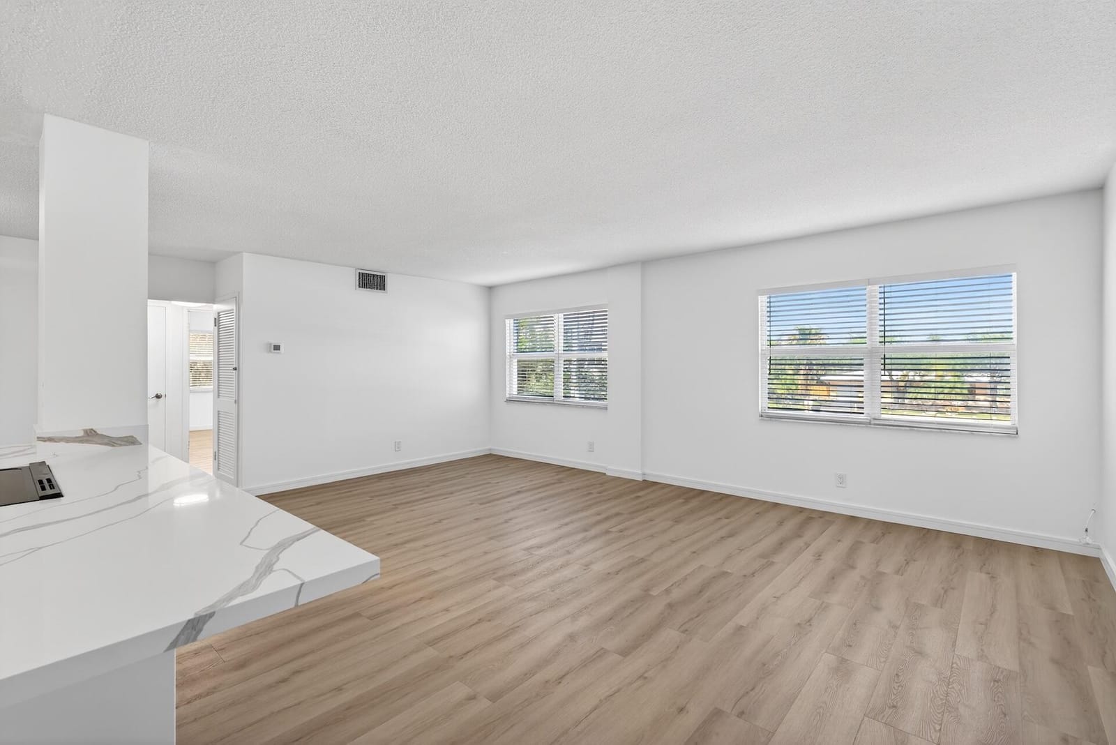2555 NE 11th Street 202, Fort Lauderdale, FL 33304 photo 9