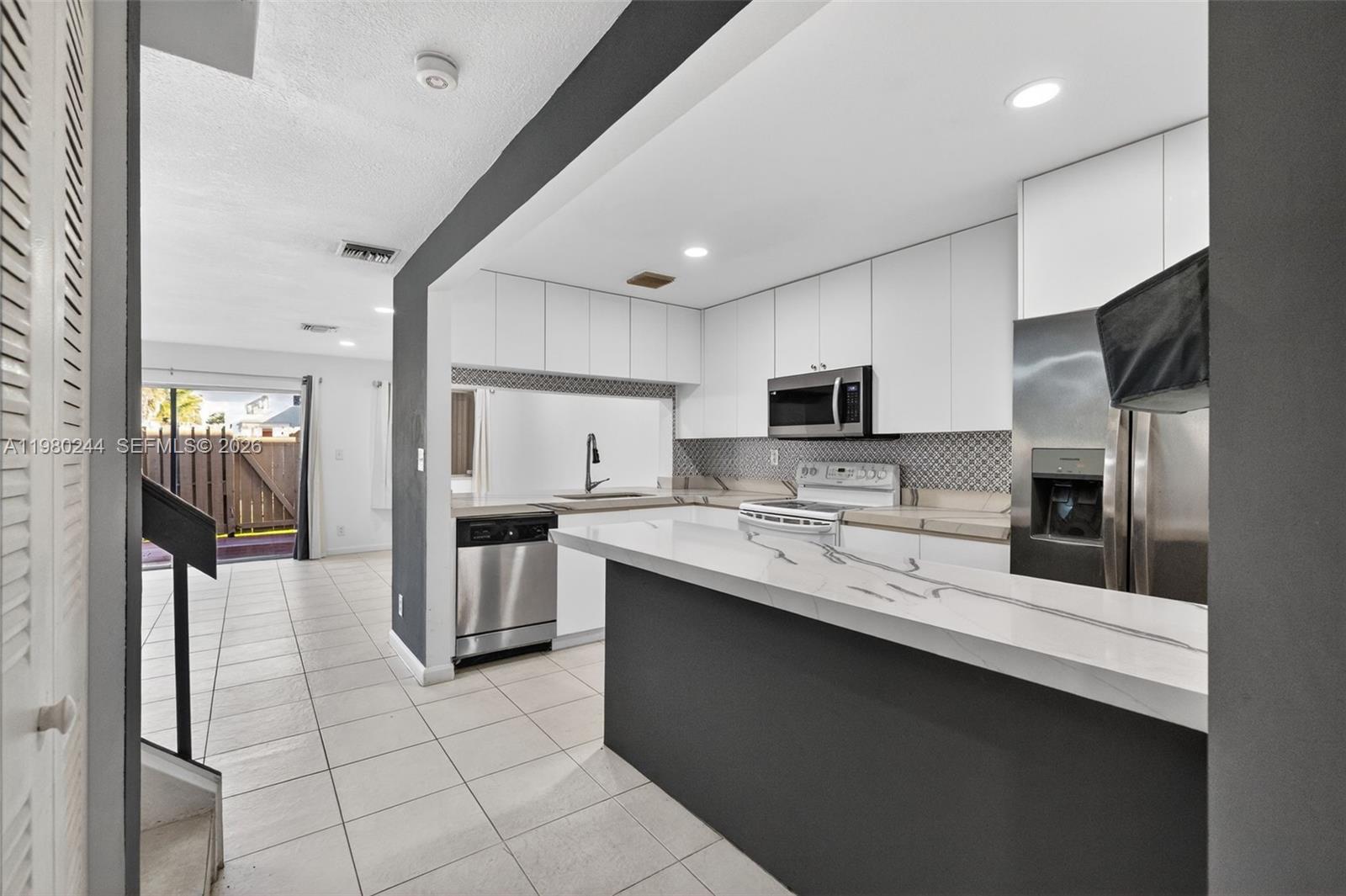 5843 Woodlands Boulevard — photo 9