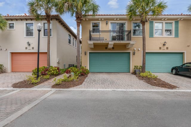 12651 NW 32nd Place, sold in Sawgrass Lakes, Sunrise, FL