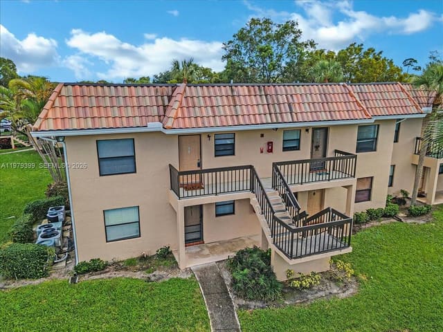 6832 S Palmetto Circle S 201, sold in Casa Nueva, Boca Raton, FL