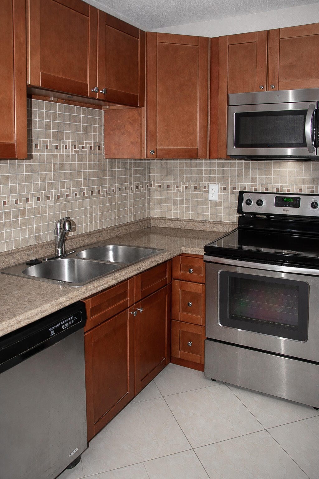 503 Gardens Drive 101, Pompano Beach, FL 33069 photo 3