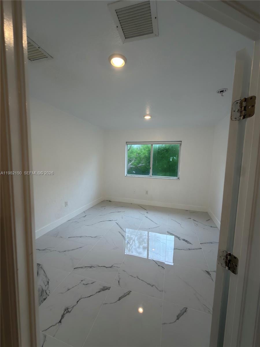 689 NW 6th Street 689 — photo 11
