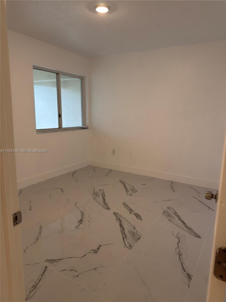 689 NW 6th Street 689 — photo 7