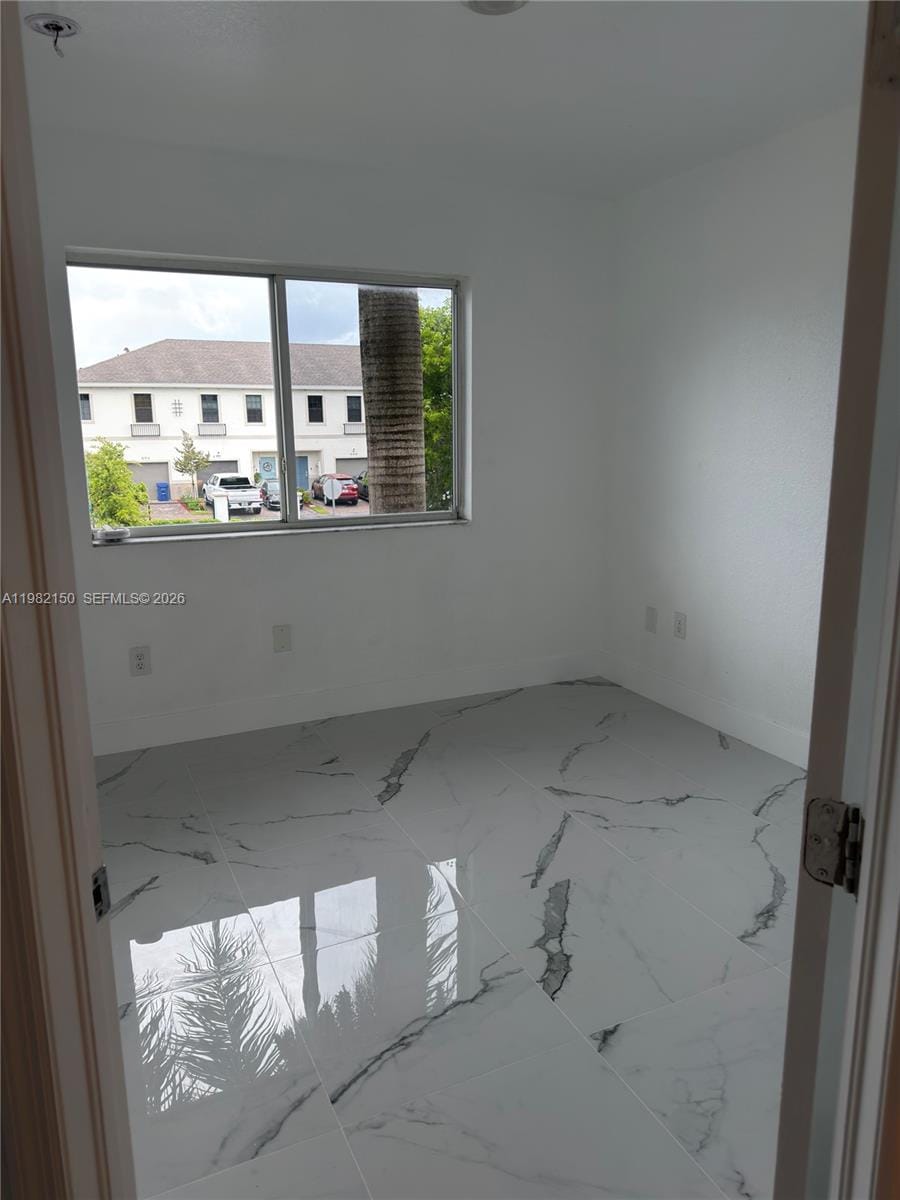 689 NW 6th Street 689 — photo 10