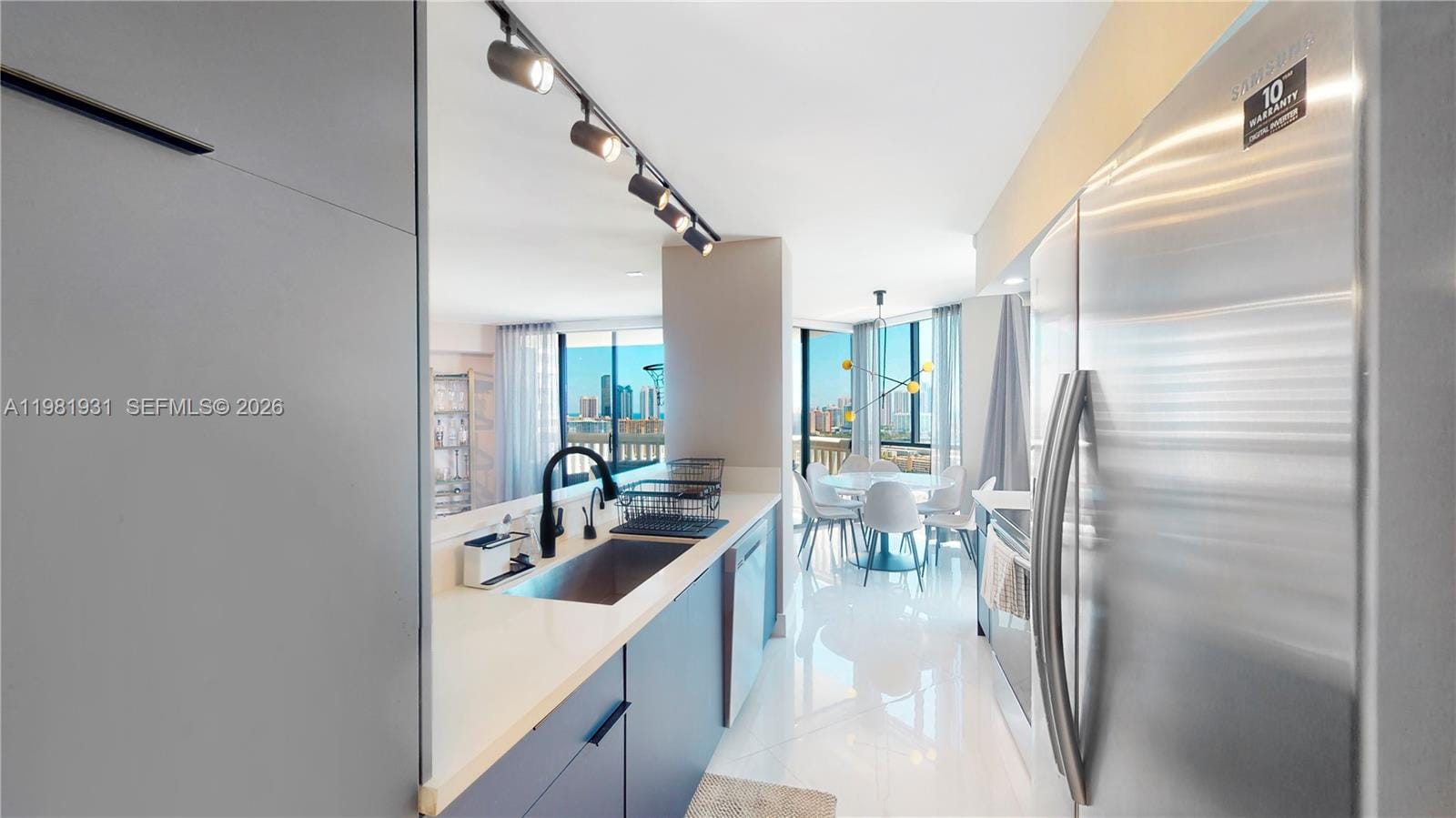 1000 Island Boulevard 2903 — photo 3