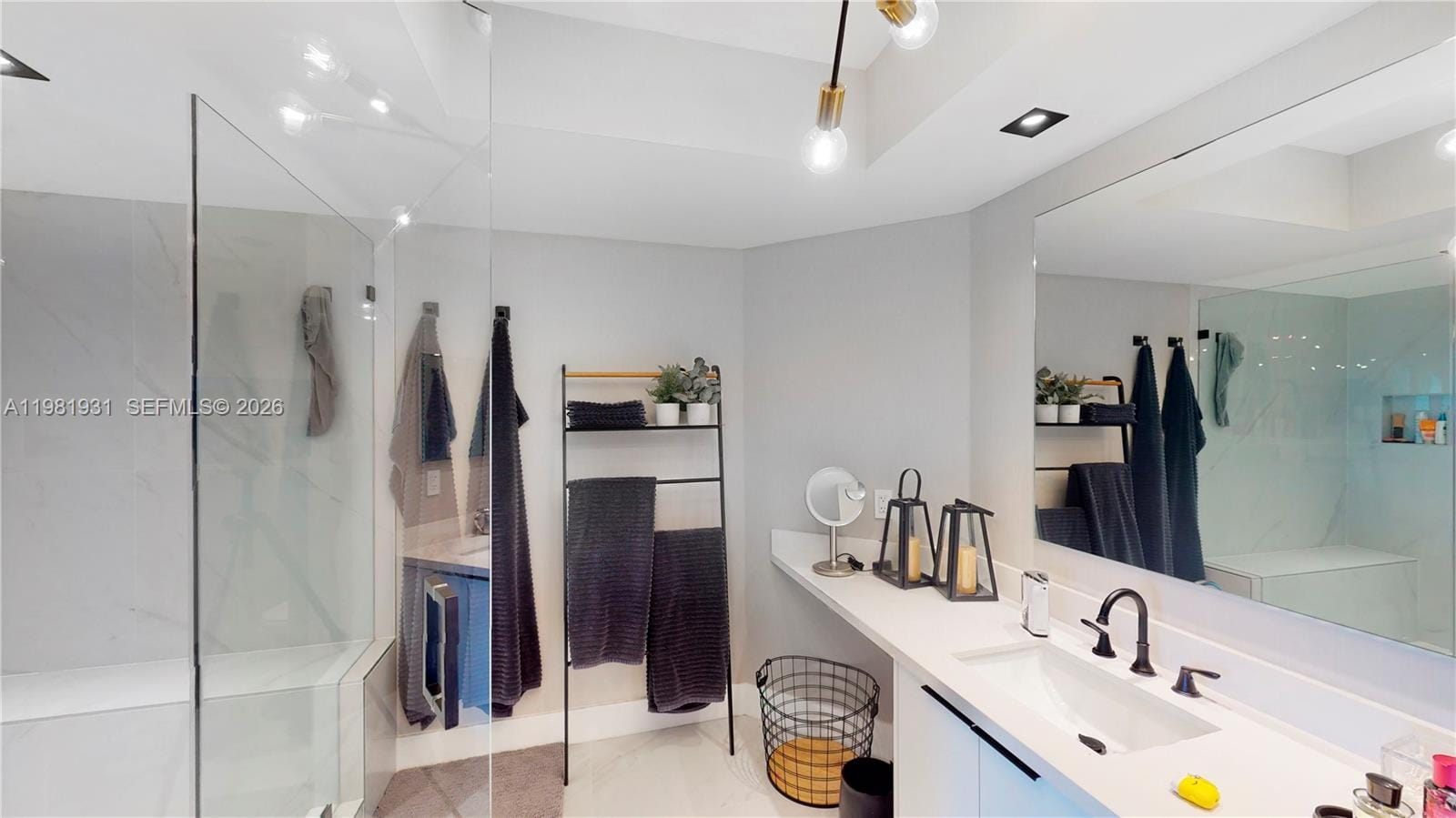 1000 Island Boulevard 2903 — photo 10