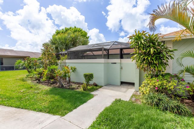 112 Bent Arrow Drive B, sold in Indian Creek Ph Iii-A, Jupiter, FL