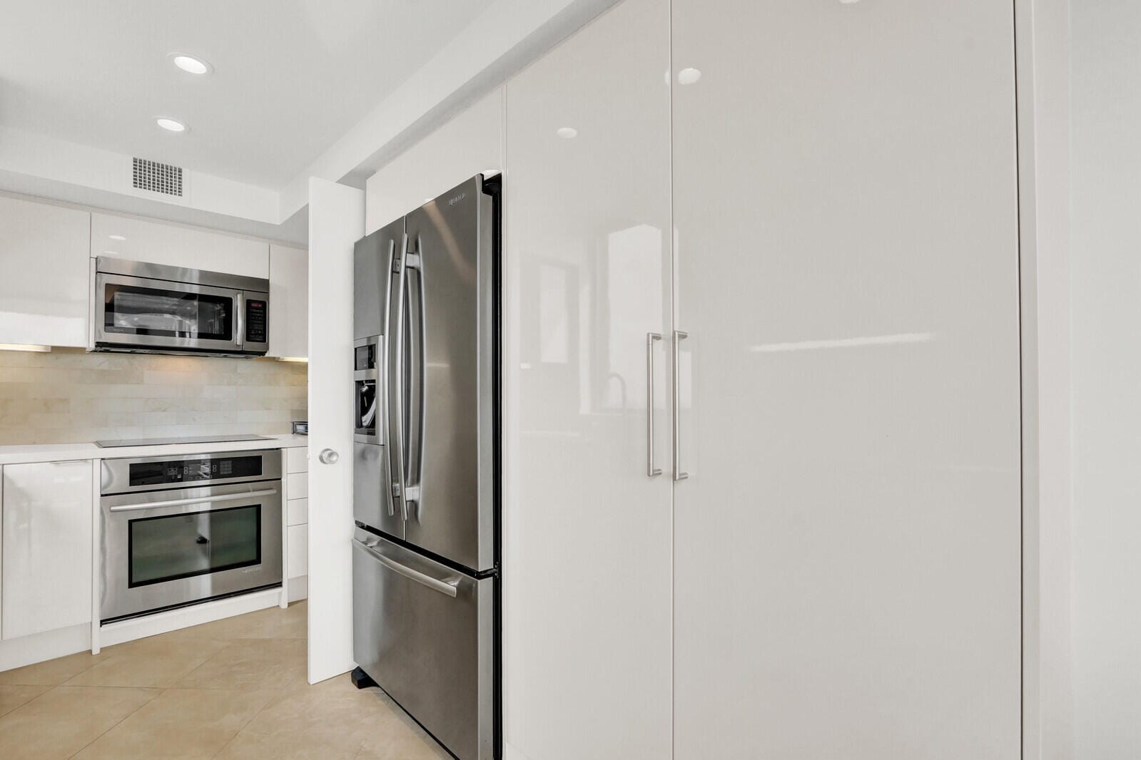 5380 N Ocean Drive 18a — photo 9