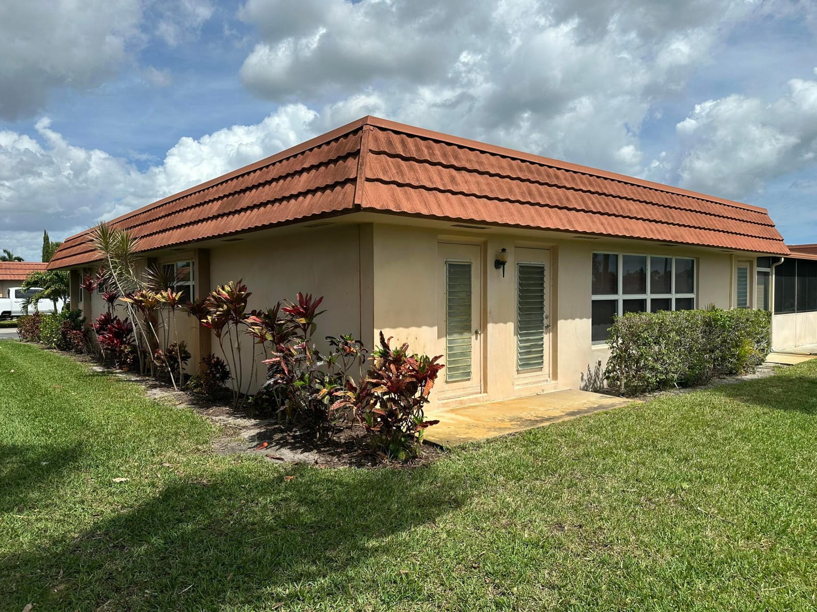 5725 Fernley Drive E 40, West Palm Beach, FL 33415 photo 2