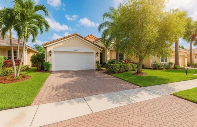 10746 Oak Bend Way, Wellington, FL 33414