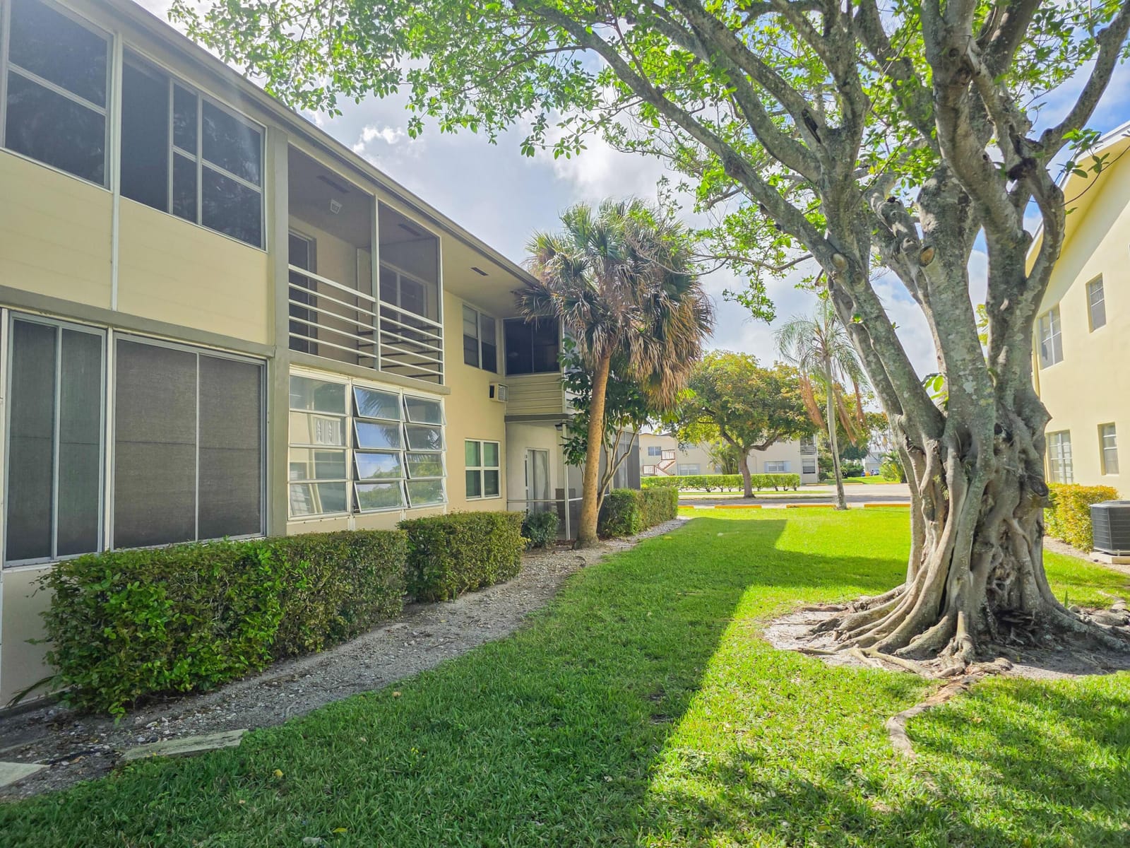 291 Norwich M, West Palm Beach, FL 33417 photo 13