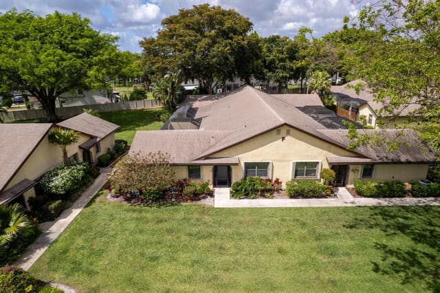 23351 Bar Lake Drive 33, sold in Lakes Of Boca Barwood 2, Boca Raton, FL