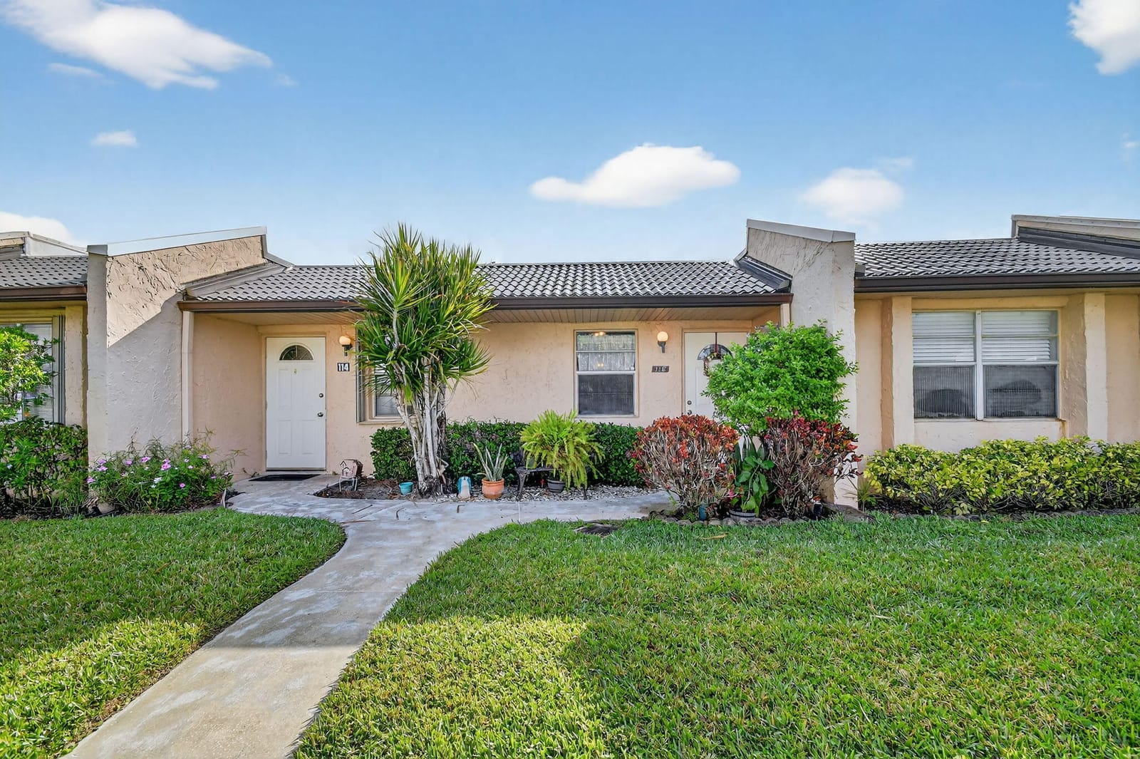 116 Golden Lakes Boulevard, West Palm Beach, FL 33411 photo 2