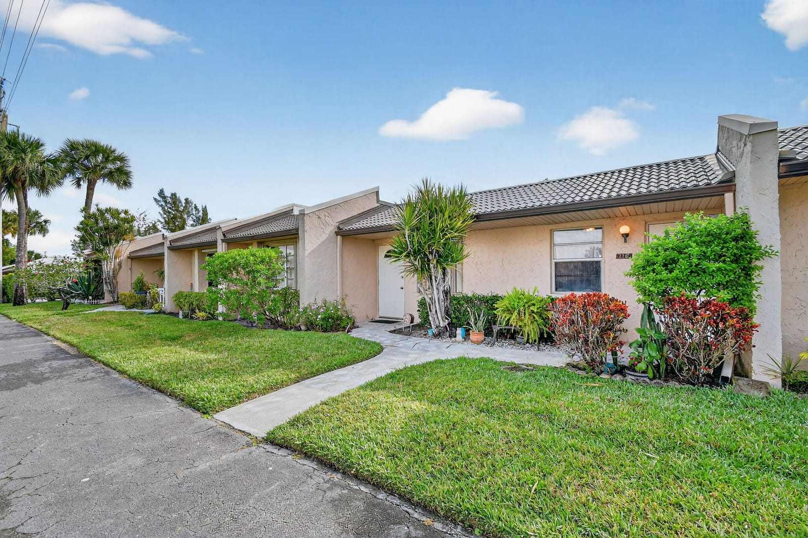 116 Golden Lakes Boulevard, West Palm Beach, FL 33411 photo 3