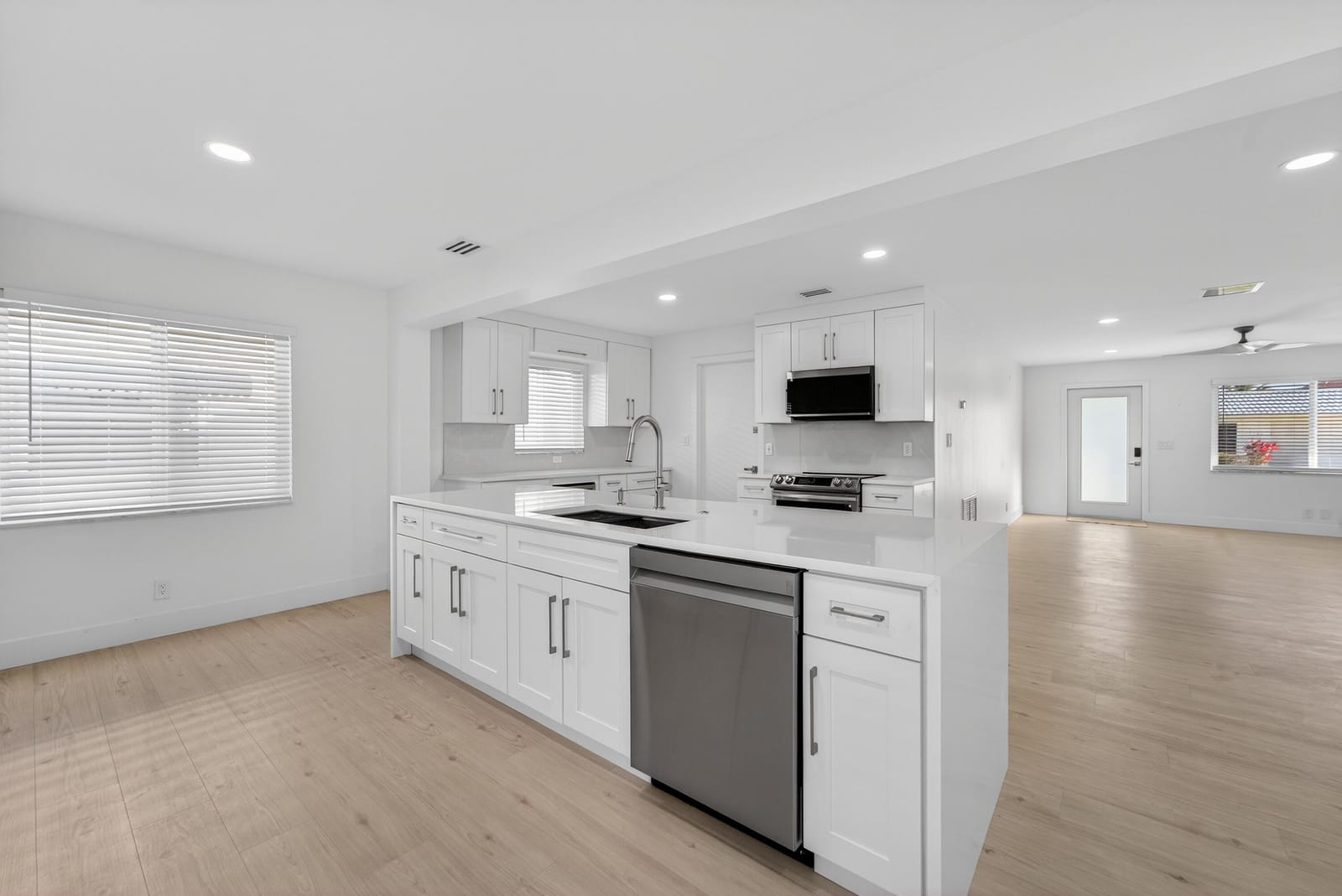2095 SW 14 Avenue SW — photo 11