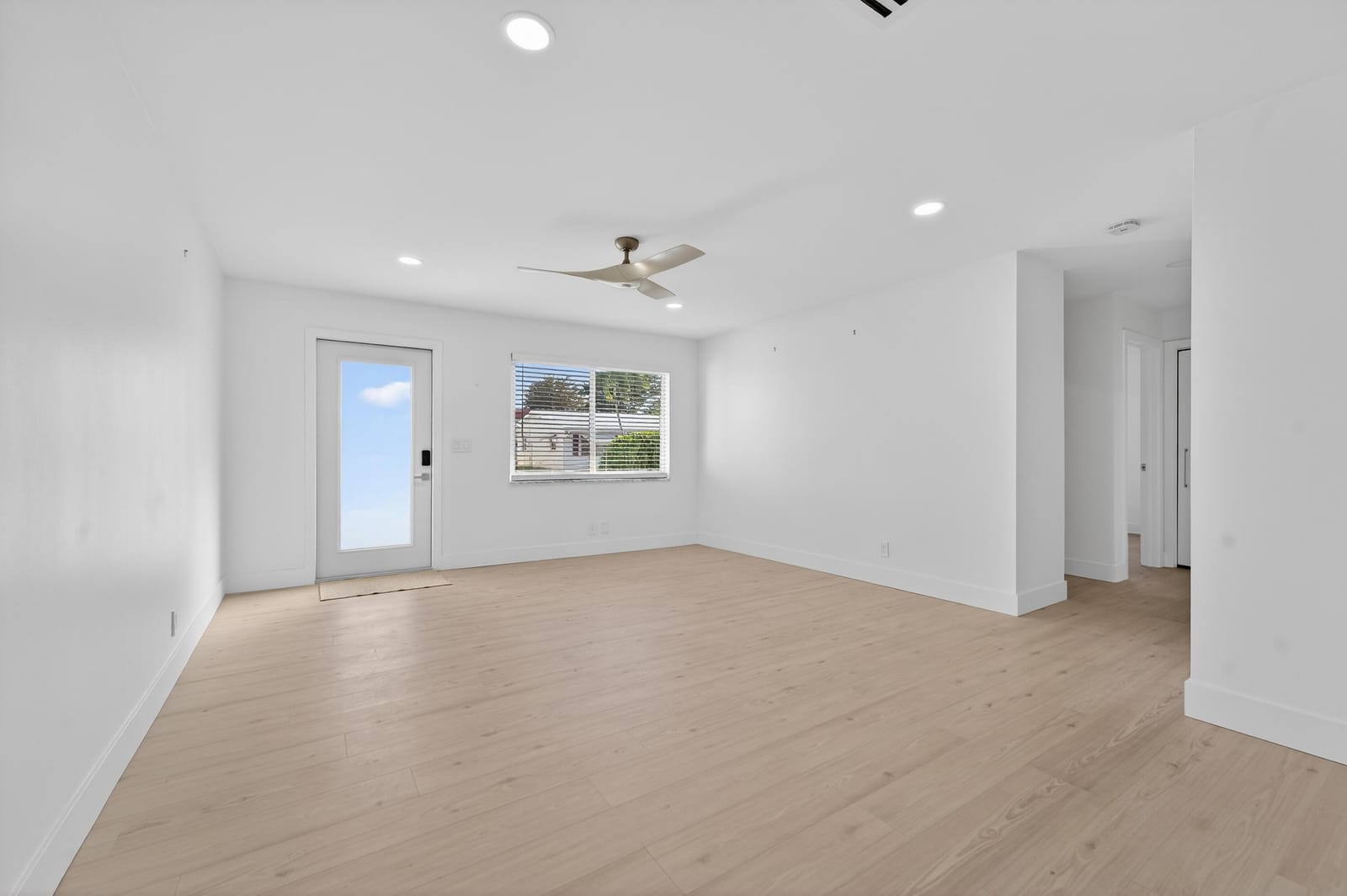 2095 SW 14 Avenue SW — photo 4