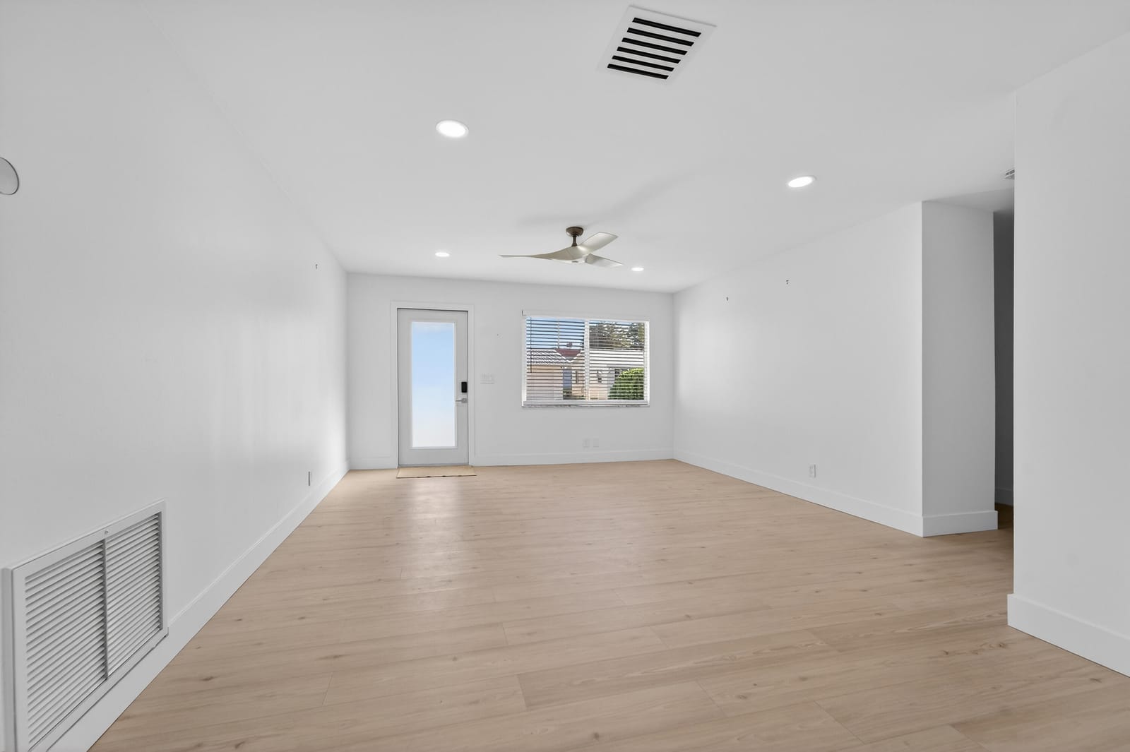 2095 SW 14 Avenue SW — photo 5