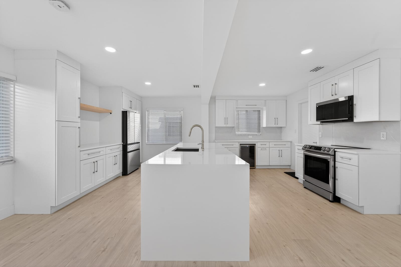 2095 SW 14 Avenue SW — photo 8