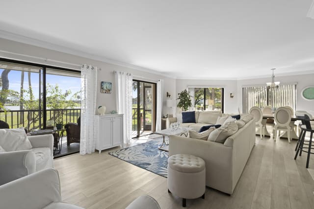 233 NE Edgewater Drive 104, Hutchinson Island, FL 34996
