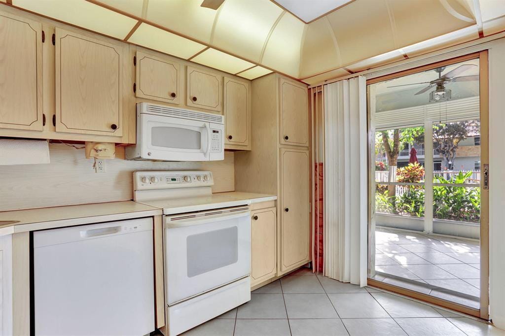 860 SE 6th Avenue 303, Deerfield Beach, FL 33441 photo 28