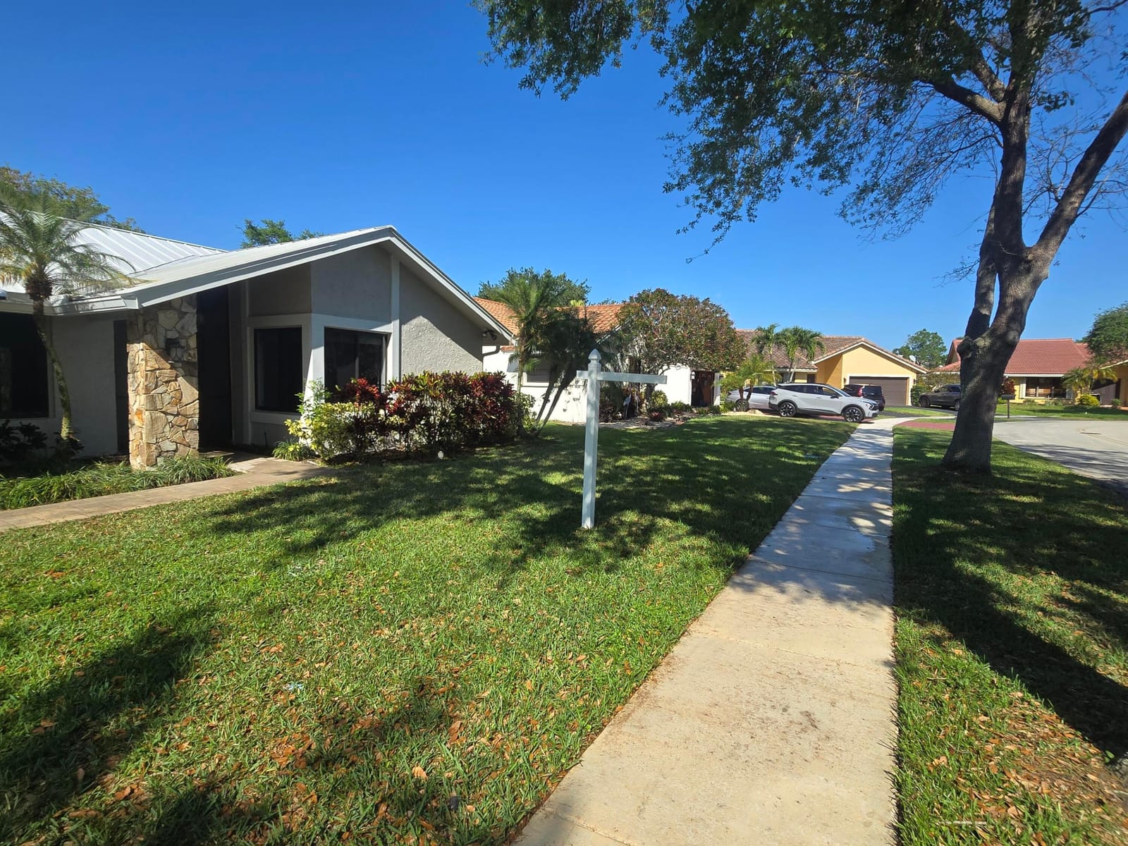10207 NW 7th Court — photo 2