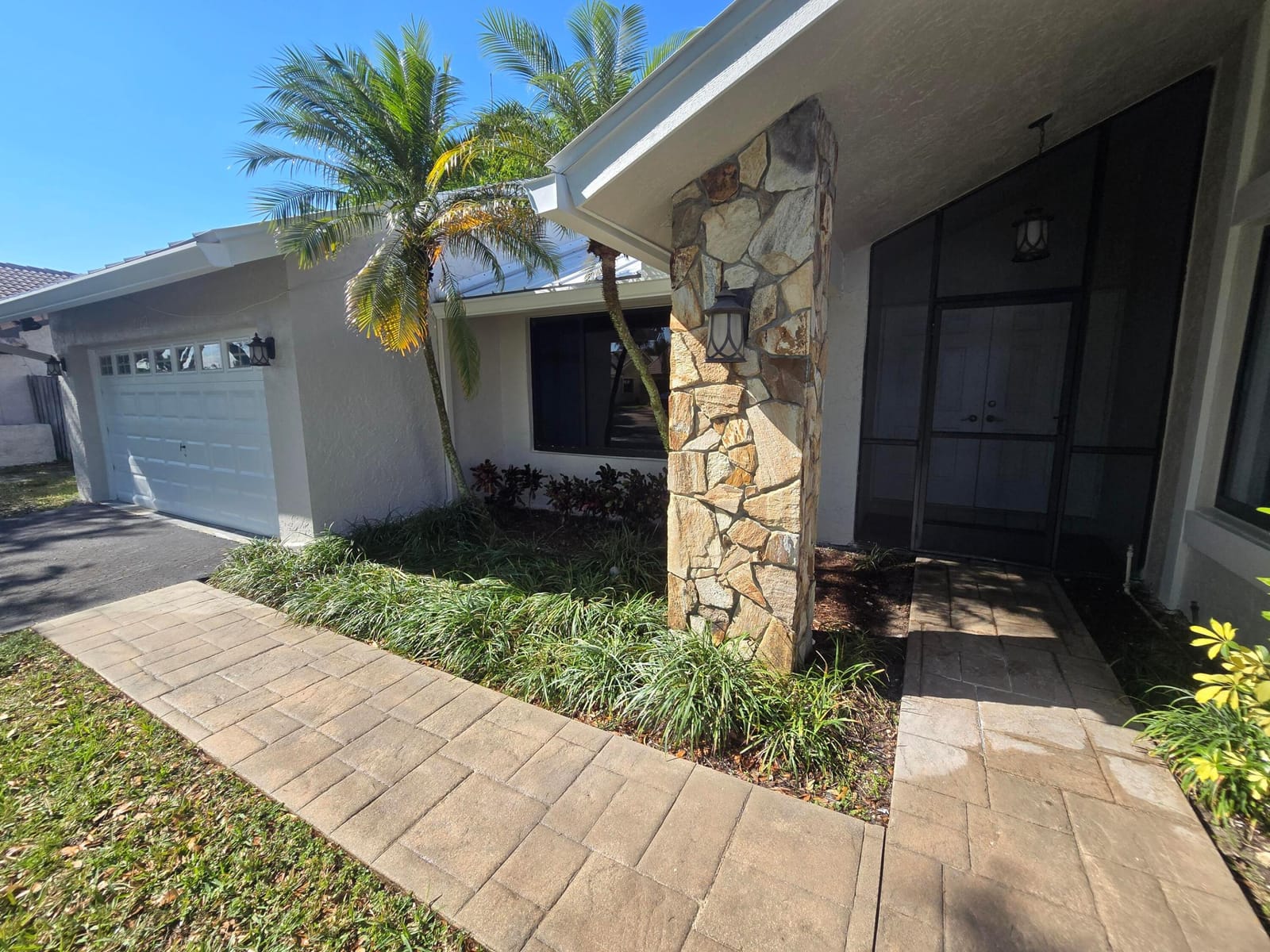 10207 NW 7th Court — photo 3