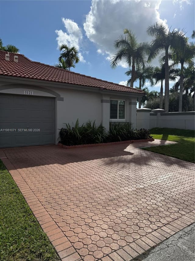 5121 NW 114th Court, sold in Doral Landings Townhomes, Doral, FL