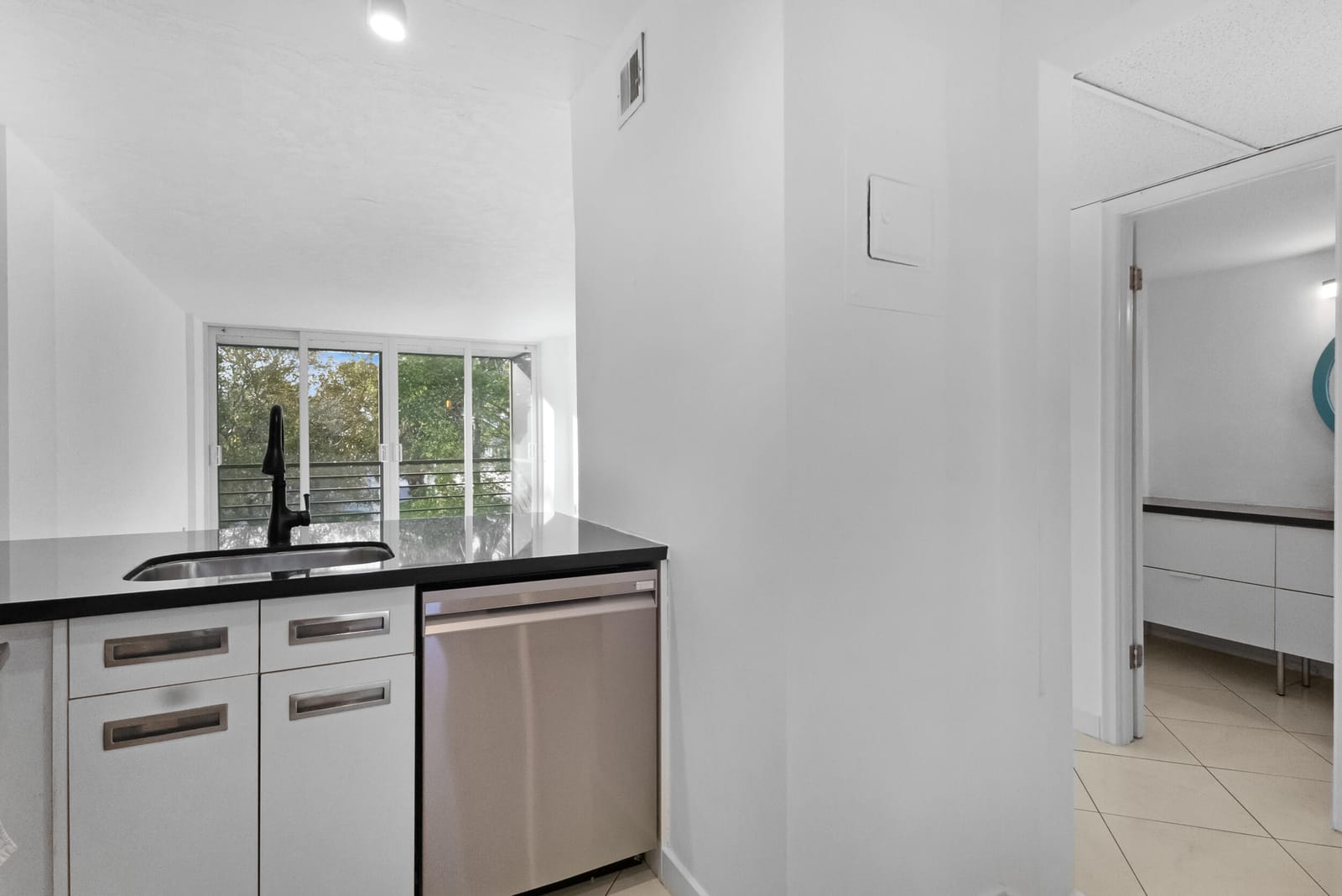 113 Royal Pk Drive 3d, Oakland Park, FL 33309 photo 17