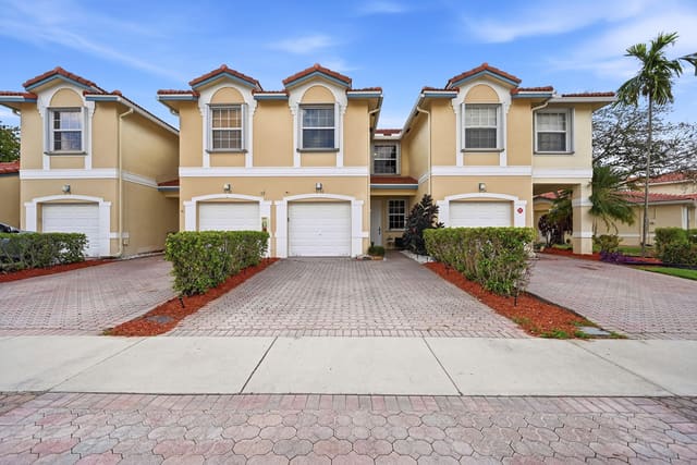 11722 NW 47th Drive, sold in Wyndham Lakes East, Coral Springs, FL