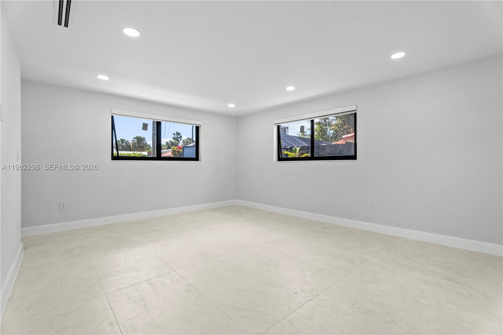 11660 Canal Drive, North Miami, FL 33181 photo 5