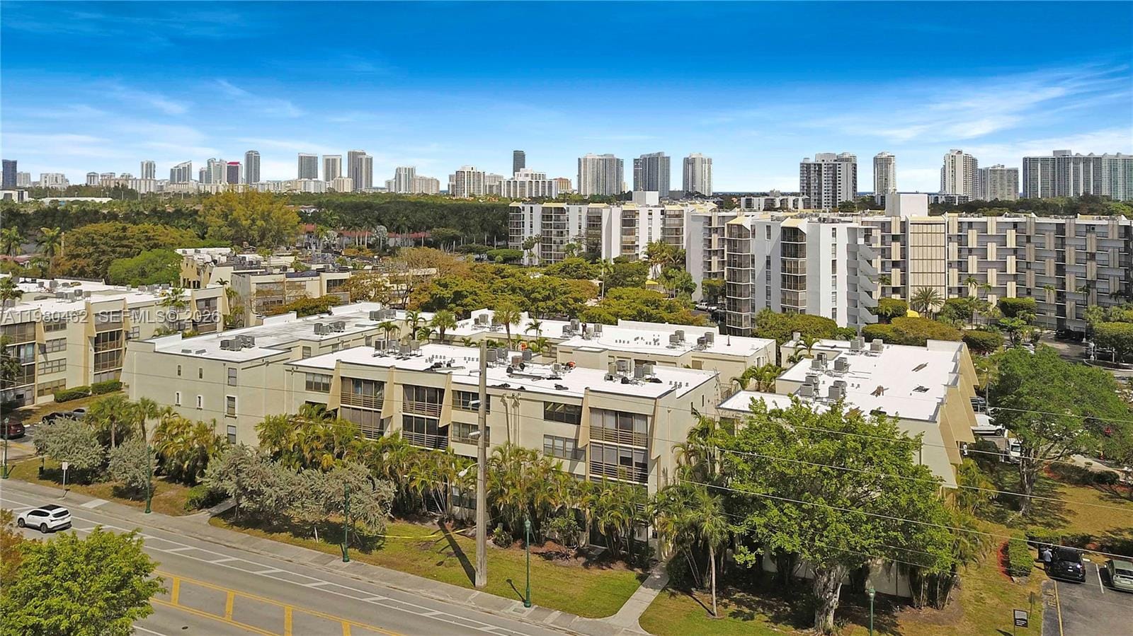 20381 NE 30th Avenue 220, Aventura, FL 33180 photo 2