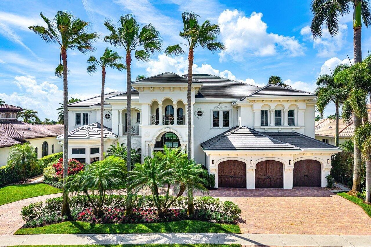686 Hermitage Circle, Palm Beach Gardens, FL 33410