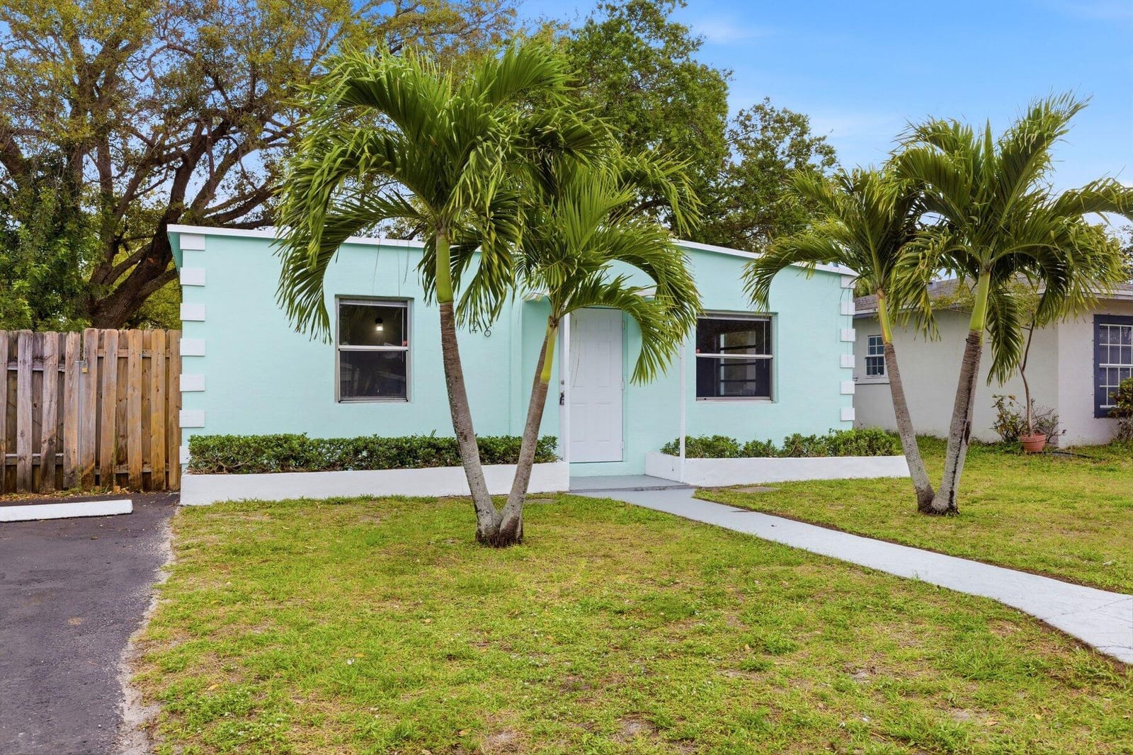 726 NW 15th Terrace, Fort Lauderdale, FL 33311 photo 2