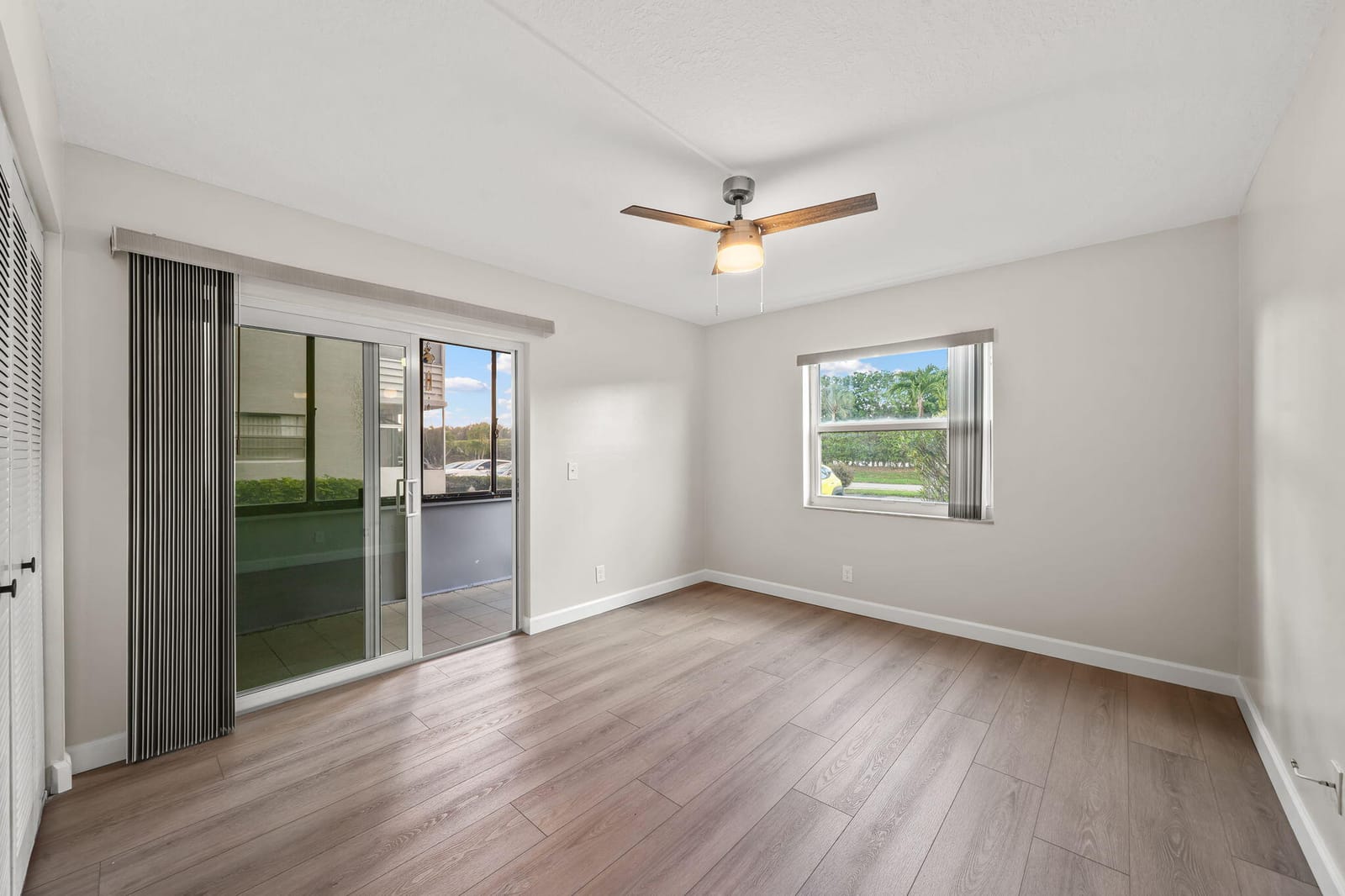 932 Flanders T — photo 12