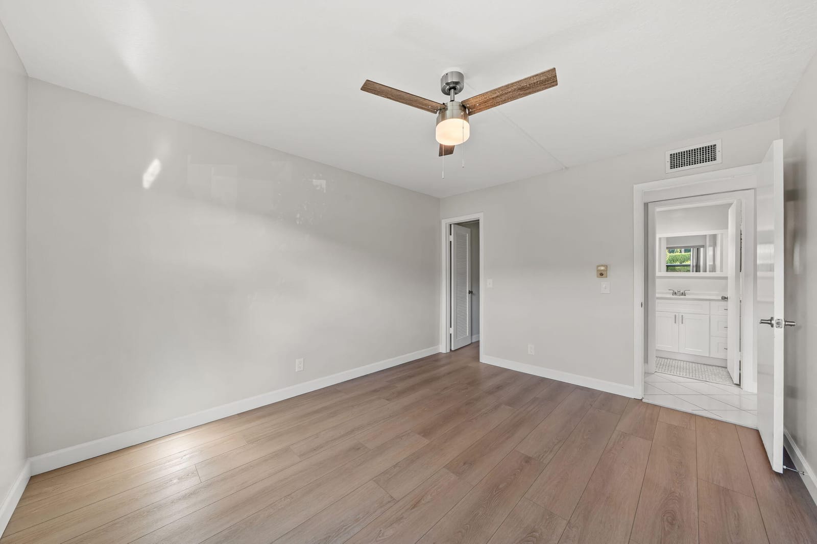 932 Flanders T, Delray Beach, FL 33484 photo 16