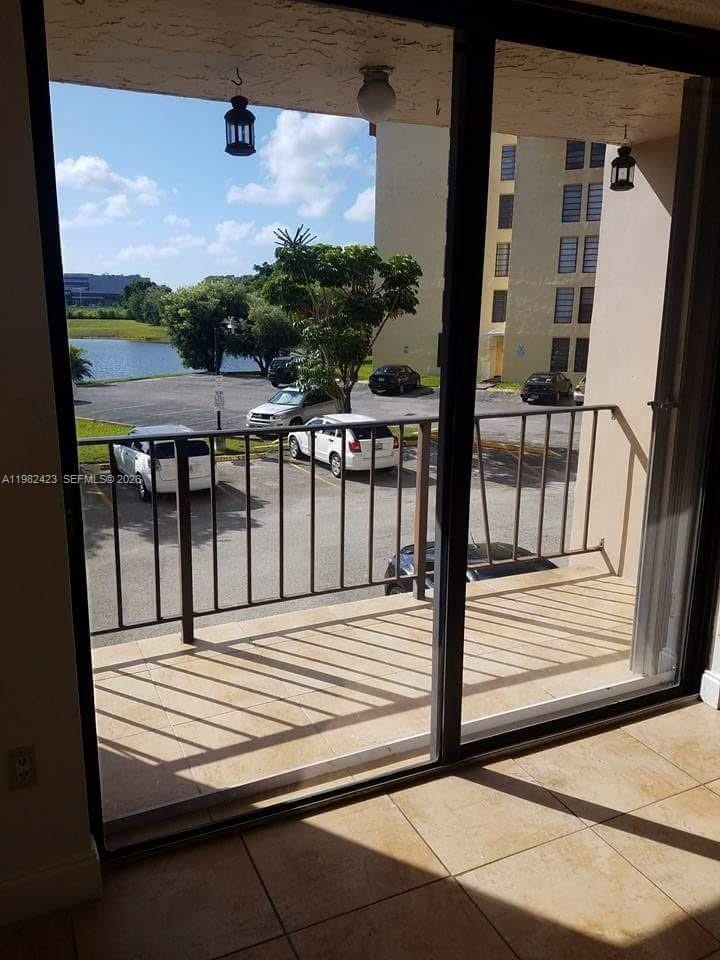 9682 Fontainebleau Boulevard 202 — photo 11