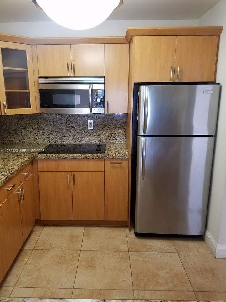 9682 Fontainebleau Boulevard 202, Miami, FL 33172, Miami