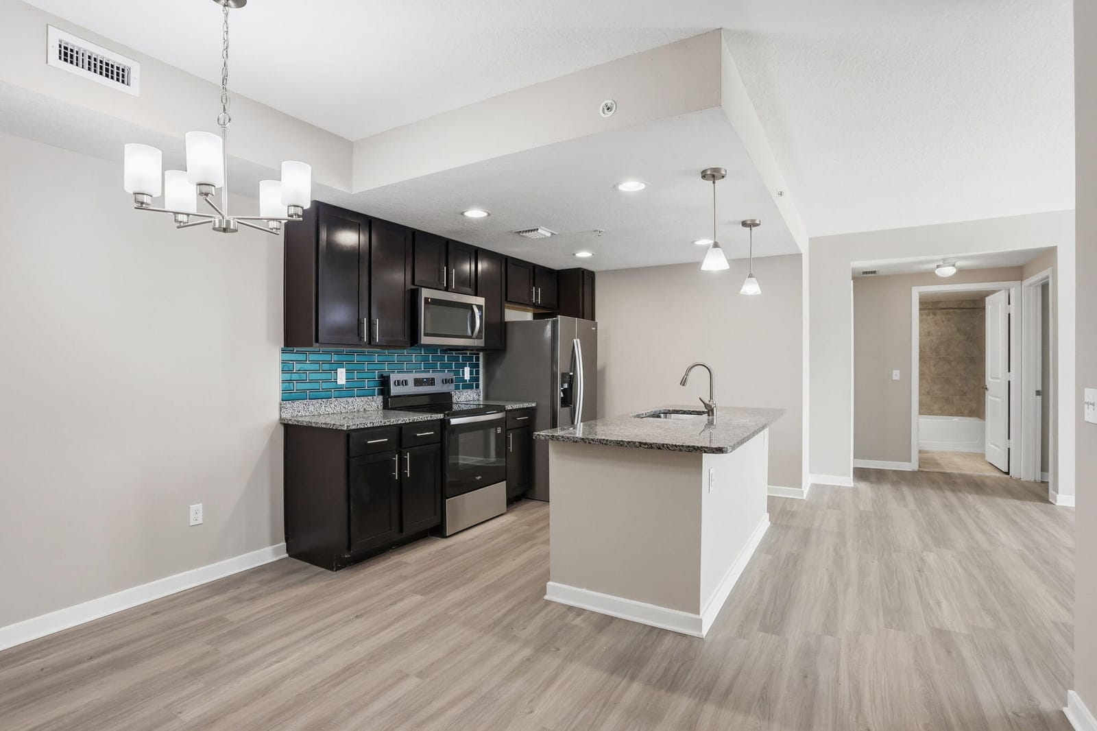 3611 High Ridge Way 302 — photo 2