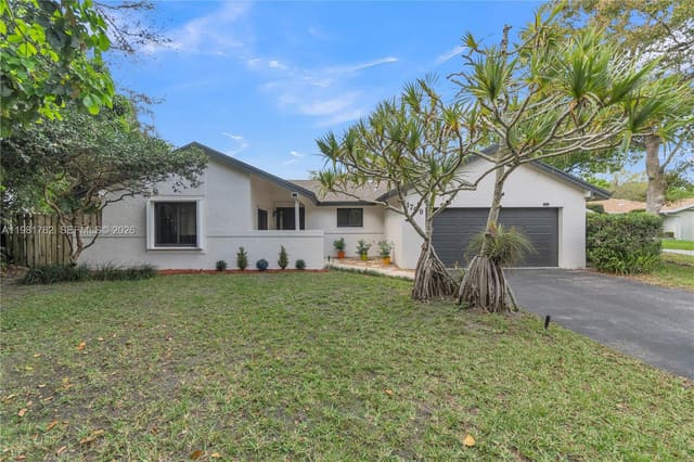 11709 Melaleuca Way, Cooper City, FL 33026