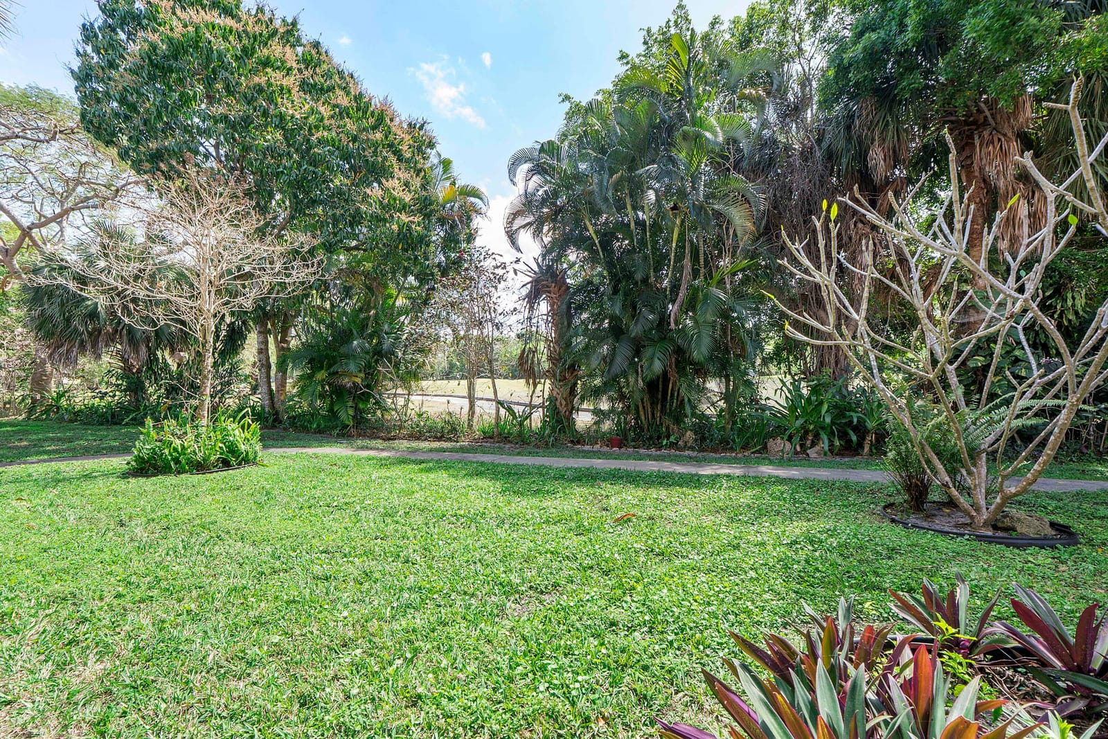 8390 Lagos De Campo Boulevard, Tamarac, FL 33321 photo 18
