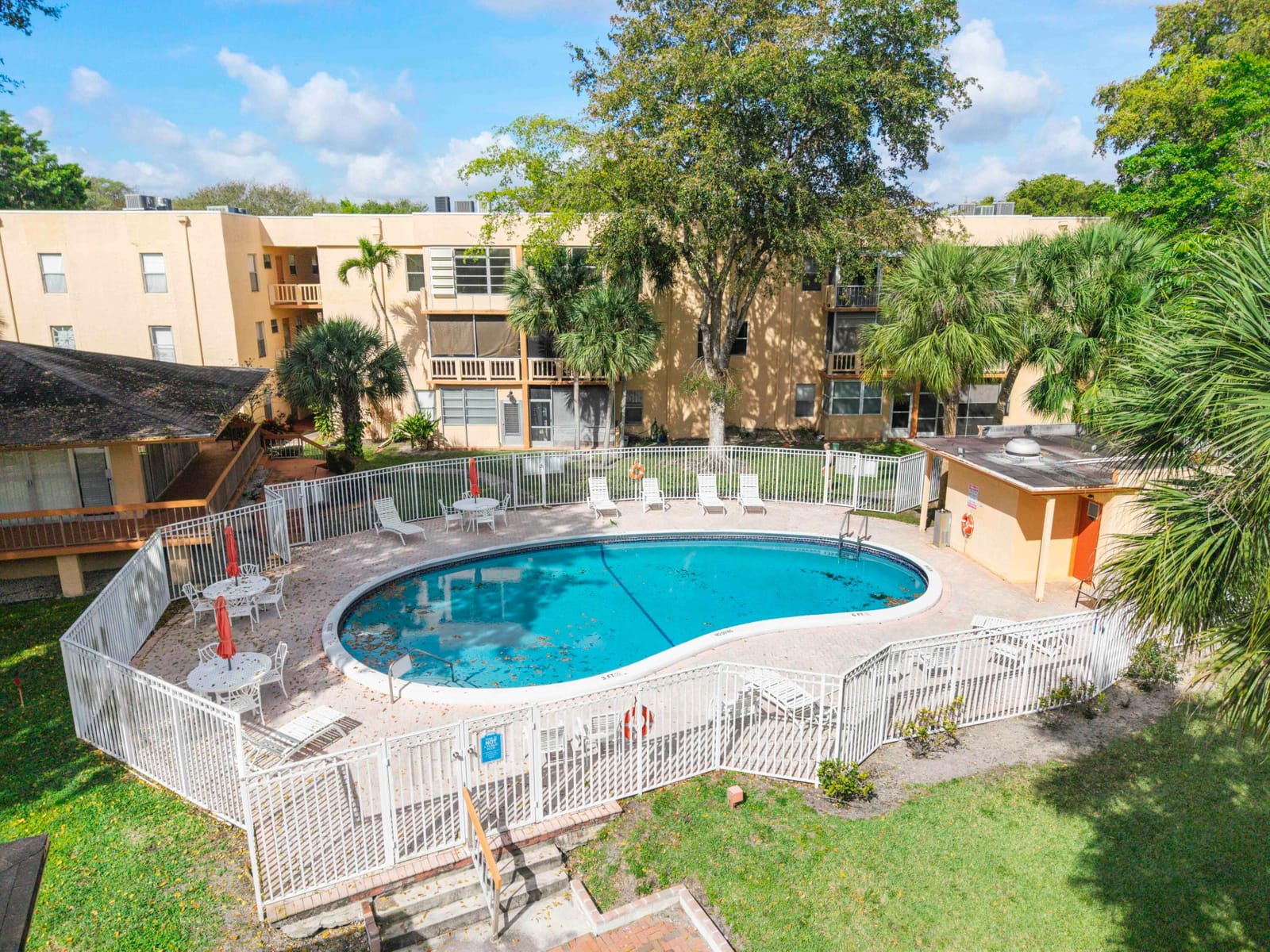 8390 Lagos De Campo Boulevard, Tamarac, FL 33321 photo 26