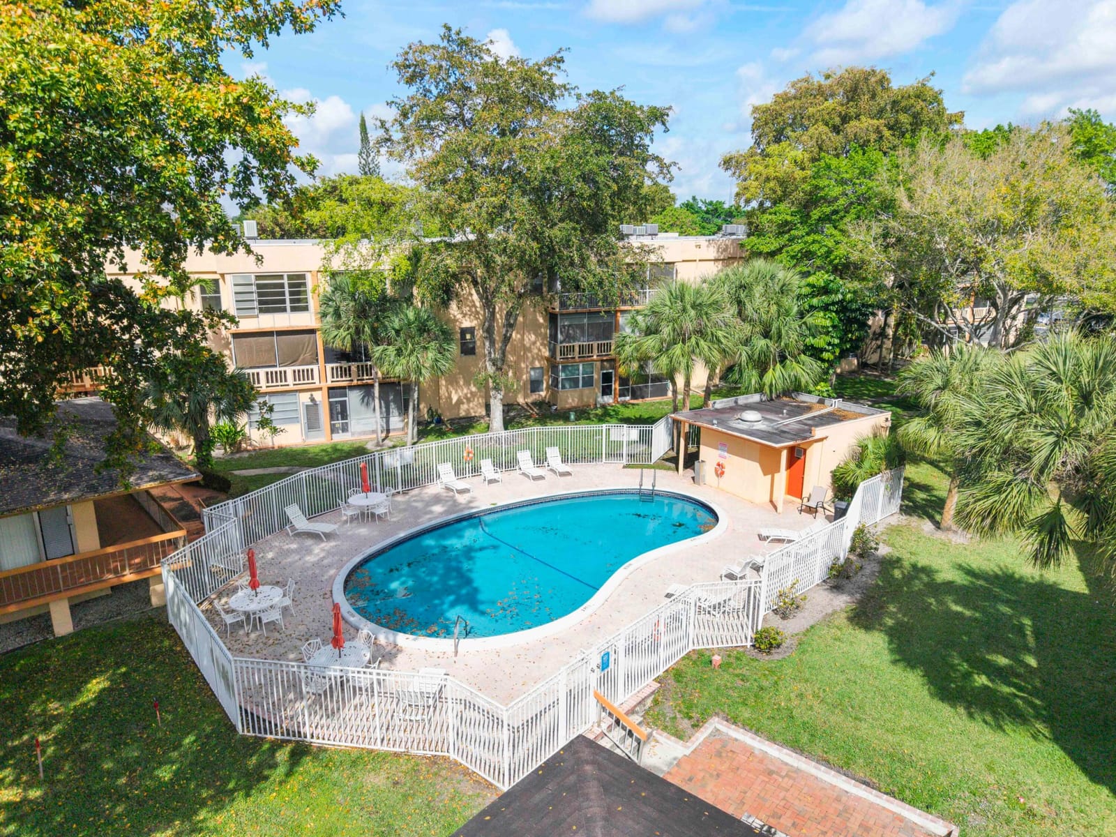 8390 Lagos De Campo Boulevard — photo 4