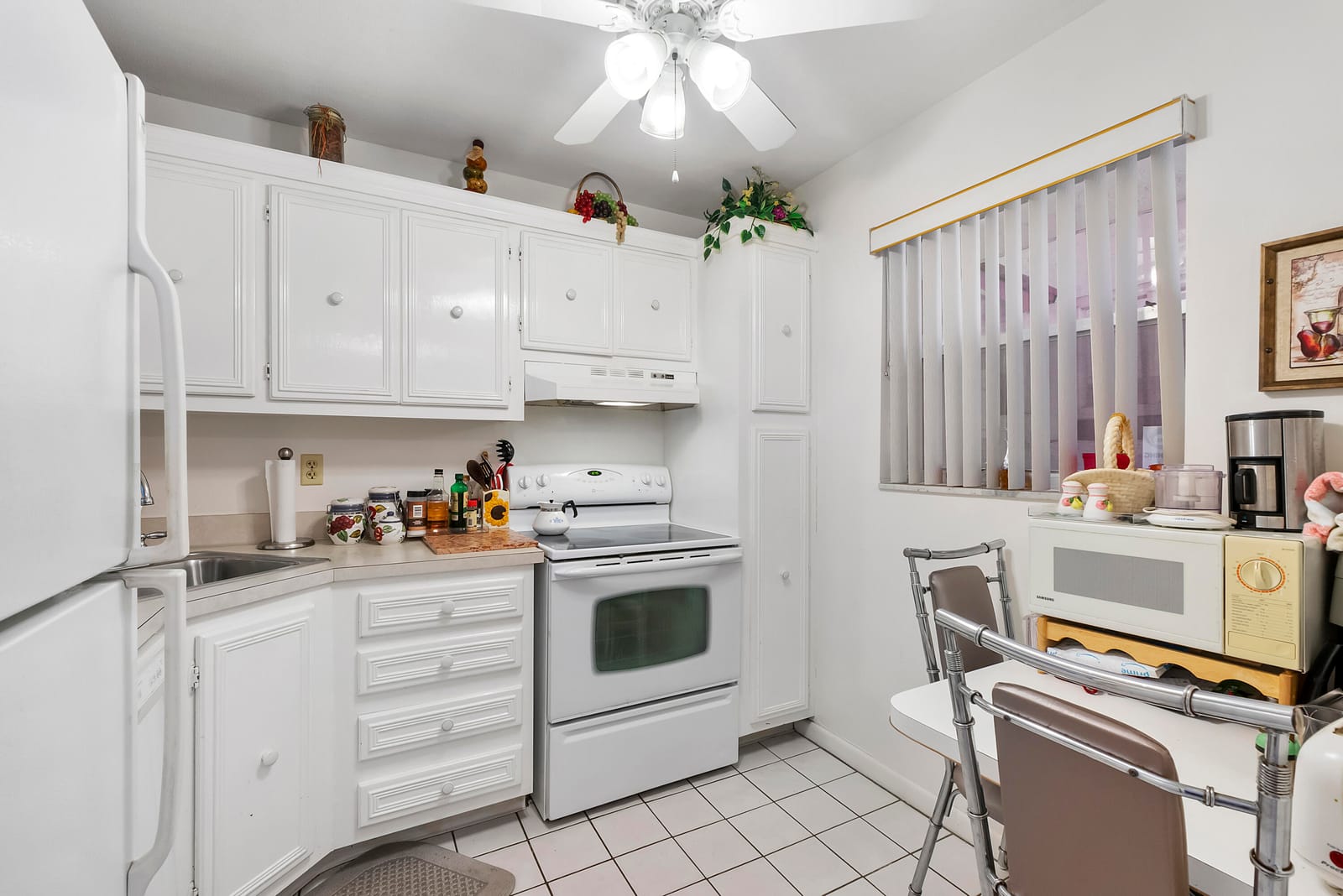 8390 Lagos De Campo Boulevard — photo 10