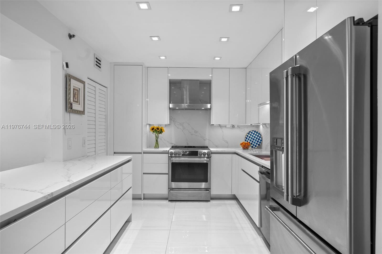 9455 Collins Avenue 703 — photo 4
